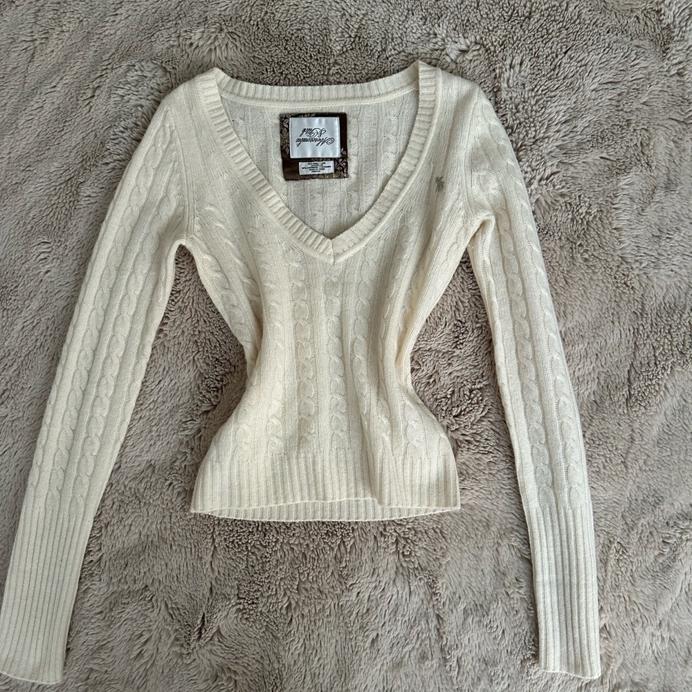 Abercrombie & Fitch Cream V-Neck Sweater